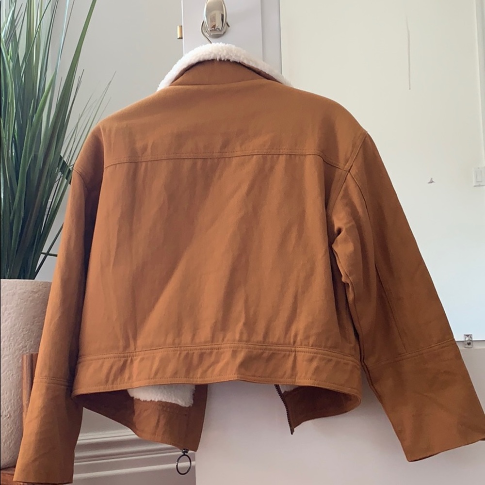 Cropped shearling jacket - Picture 3 of 5